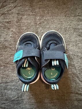Unbranded Kids Navy Sneakers with Teal Accents - Velcro Closure